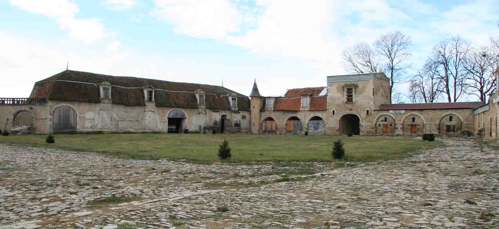 Grange sud et Communs Ouest